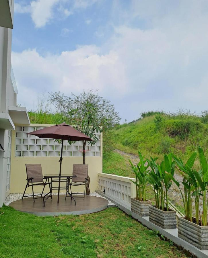 Tabebuya Keluarga Rumah liburan Bandung